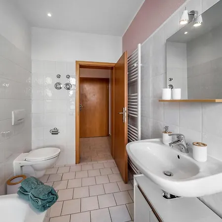 Lehastays - Apartment Buckau 14 I Kueche I Wlan I Smarttv I Innenhof Magdeburg Exterior photo