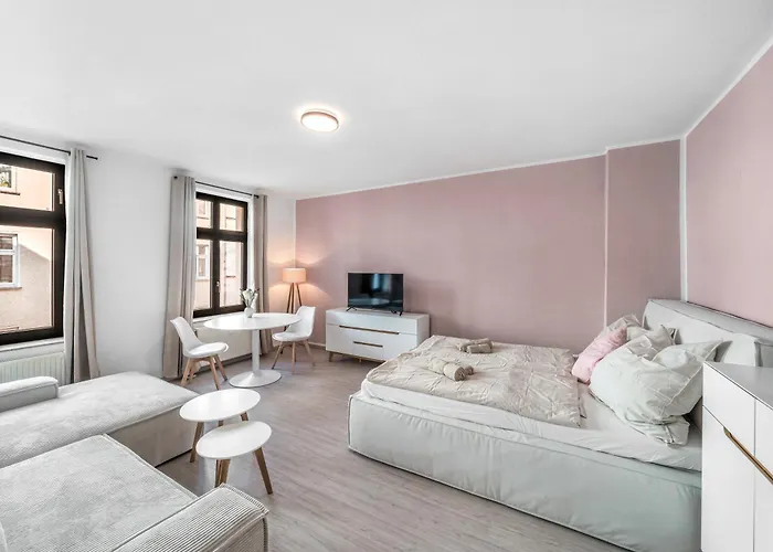 Lehastays - Apartment Buckau 14 I Kueche I Wlan I Smarttv I Innenhof